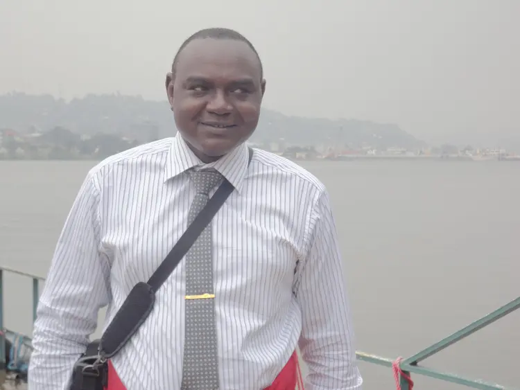 Traversant le Lac Victoria